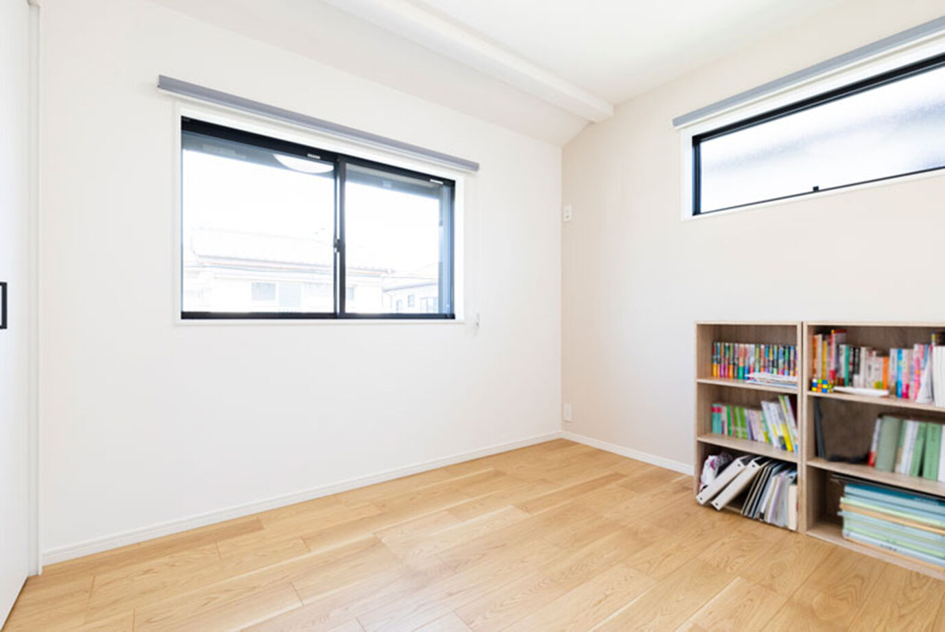 東栄住宅（YUTO-IE） 【延床31.8坪／家事動線／収納／間取図】自分たちのライフスタイルに合わせ、使いやすさにこだわった住まいの建築実例画像11