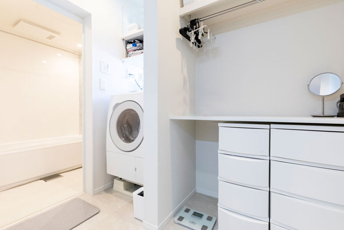 東栄住宅（YUTO-IE） 【延床31.8坪／家事動線／収納／間取図】自分たちのライフスタイルに合わせ、使いやすさにこだわった住まいの建築実例画像14