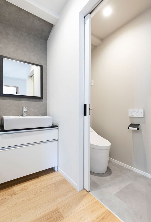 東栄住宅（YUTO-IE） 【延床31.8坪／家事動線／収納／間取図】自分たちのライフスタイルに合わせ、使いやすさにこだわった住まいの建築実例画像16