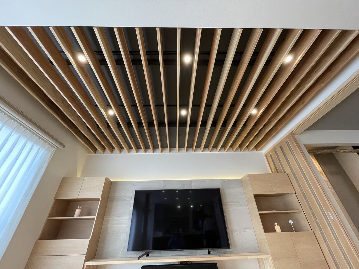 溝田建築設計 家族の集いを中心に据えた、木と光が織りなす開放感あふれる邸宅の建築実例画像3