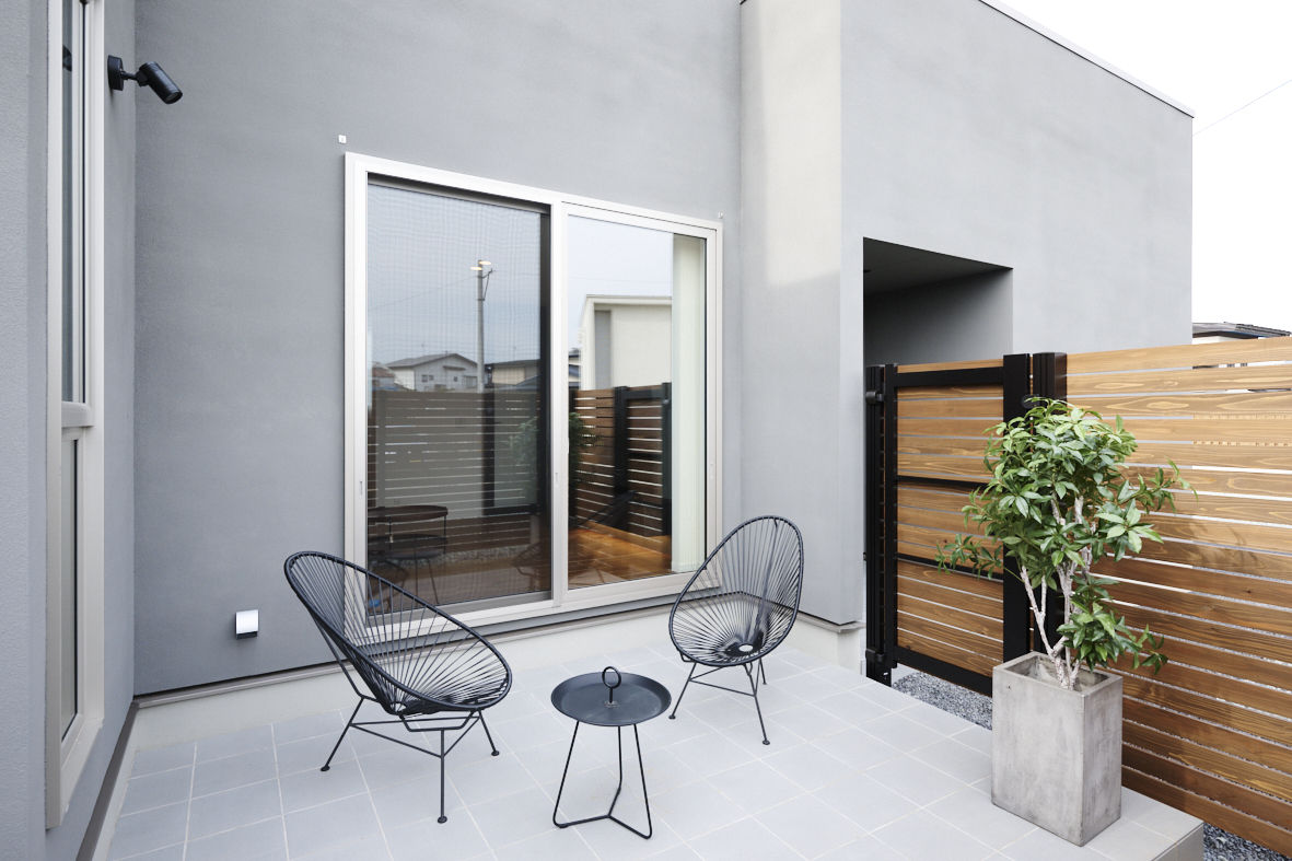 ハウスデザイン建築設計事務所 【2500～2999万円／天童市／家事ラク動線】中庭を囲むグレーモダンの建築実例画像3