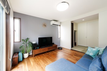 協栄ホーム　奈良店 【40坪2000万円台】奈良県北葛城郡広陵町、10キロ越えの太陽光発電搭載！上質な無垢フロアがつくる洗練空間の建築実例画像4