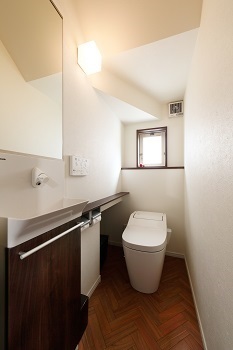 協栄ホーム　奈良店 【40坪2000万円台】奈良県北葛城郡広陵町、10キロ越えの太陽光発電搭載！上質な無垢フロアがつくる洗練空間の建築実例画像7