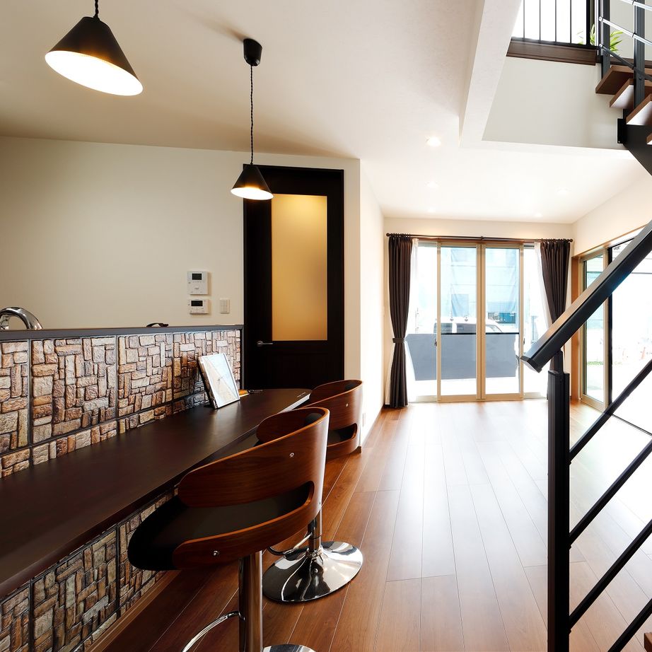 協栄ホーム　奈良店 【施工床35.05坪・香芝】男のロマンを掻き立てる隠れ家のような趣味空間＆ホームBARがある家の建築実例画像3