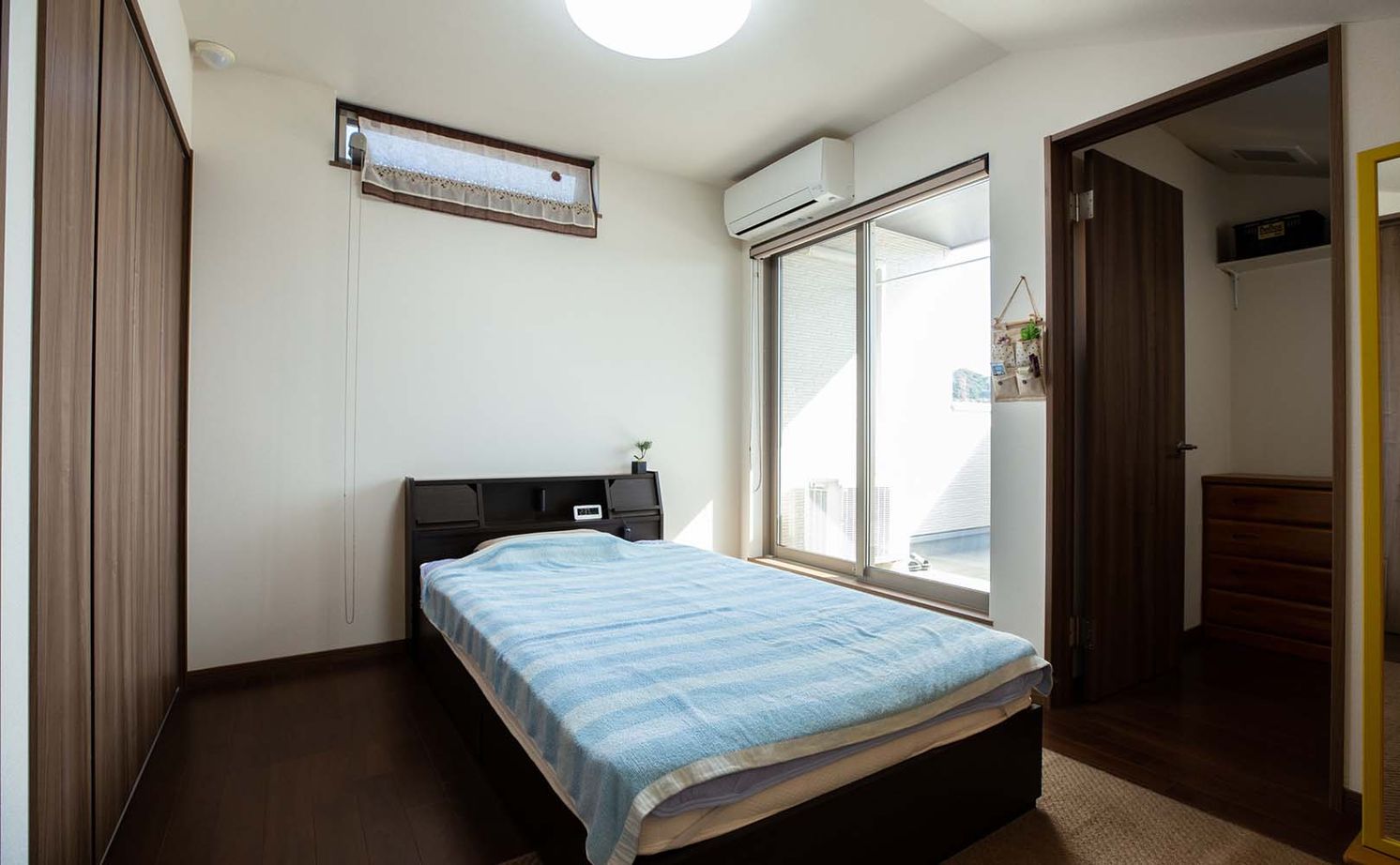 谷川建設 【無垢材／吹き抜け／ビルトインガレージ】自由設計で手に入れた”おひとりさま”マイホームの建築実例画像11