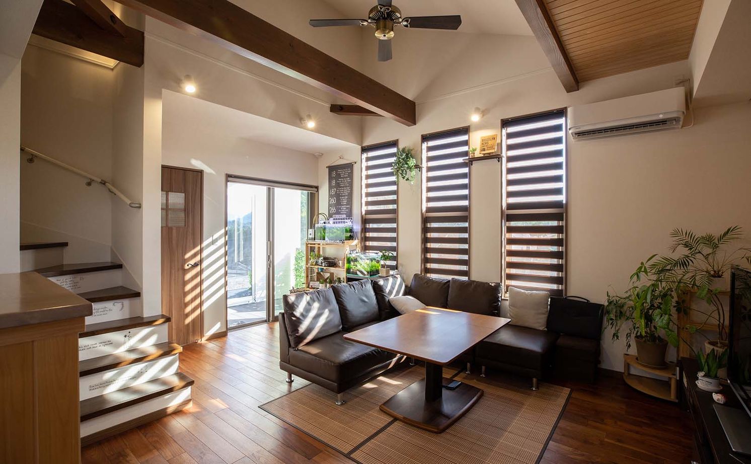 谷川建設 【無垢材／吹き抜け／ビルトインガレージ】自由設計で手に入れた”おひとりさま”マイホームの建築実例画像20