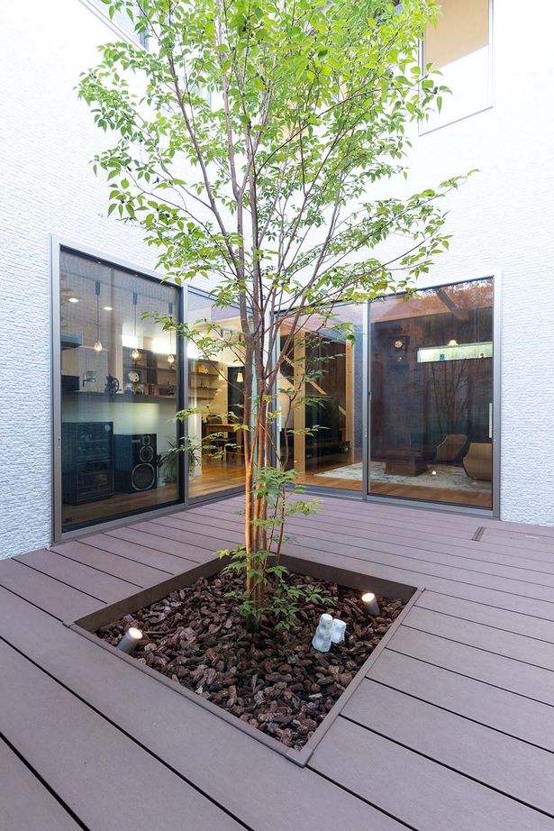 谷川建設 【無垢材／吹き抜け／中庭】至るところに木のぬくもりと巧みな技が光る「ロの字型」の家の建築実例画像7