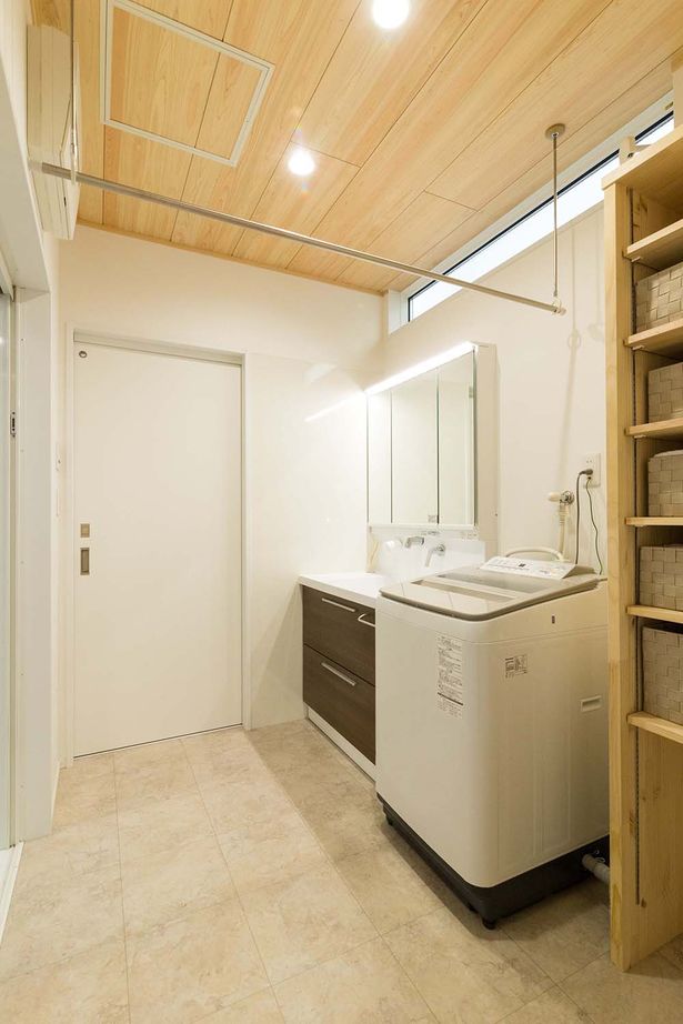 谷川建設 【無垢材／吹き抜け／中庭】至るところに木のぬくもりと巧みな技が光る「ロの字型」の家の建築実例画像17