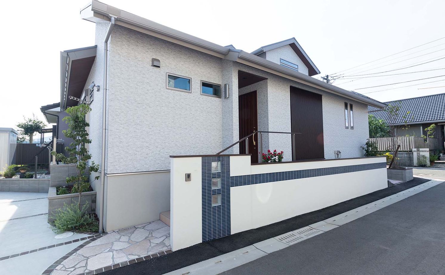 谷川建設 【無垢材／吹き抜け／中庭】至るところに木のぬくもりと巧みな技が光る「ロの字型」の家の建築実例画像19