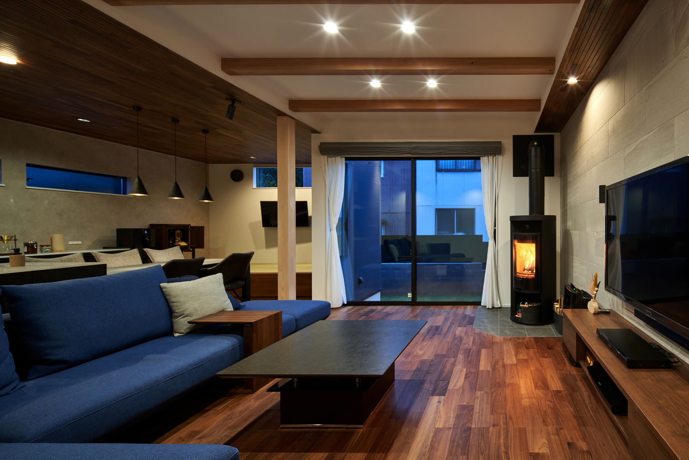 谷川建設 こだわりが光る重厚かつシックな佇まいの建築実例画像2