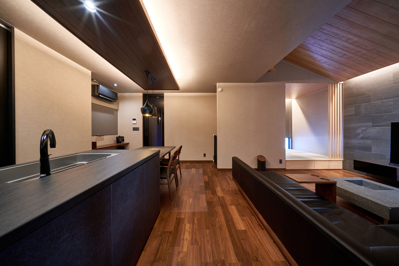 谷川建設 ダークトーンで表現したラグジュアリーの理想形の建築実例画像3