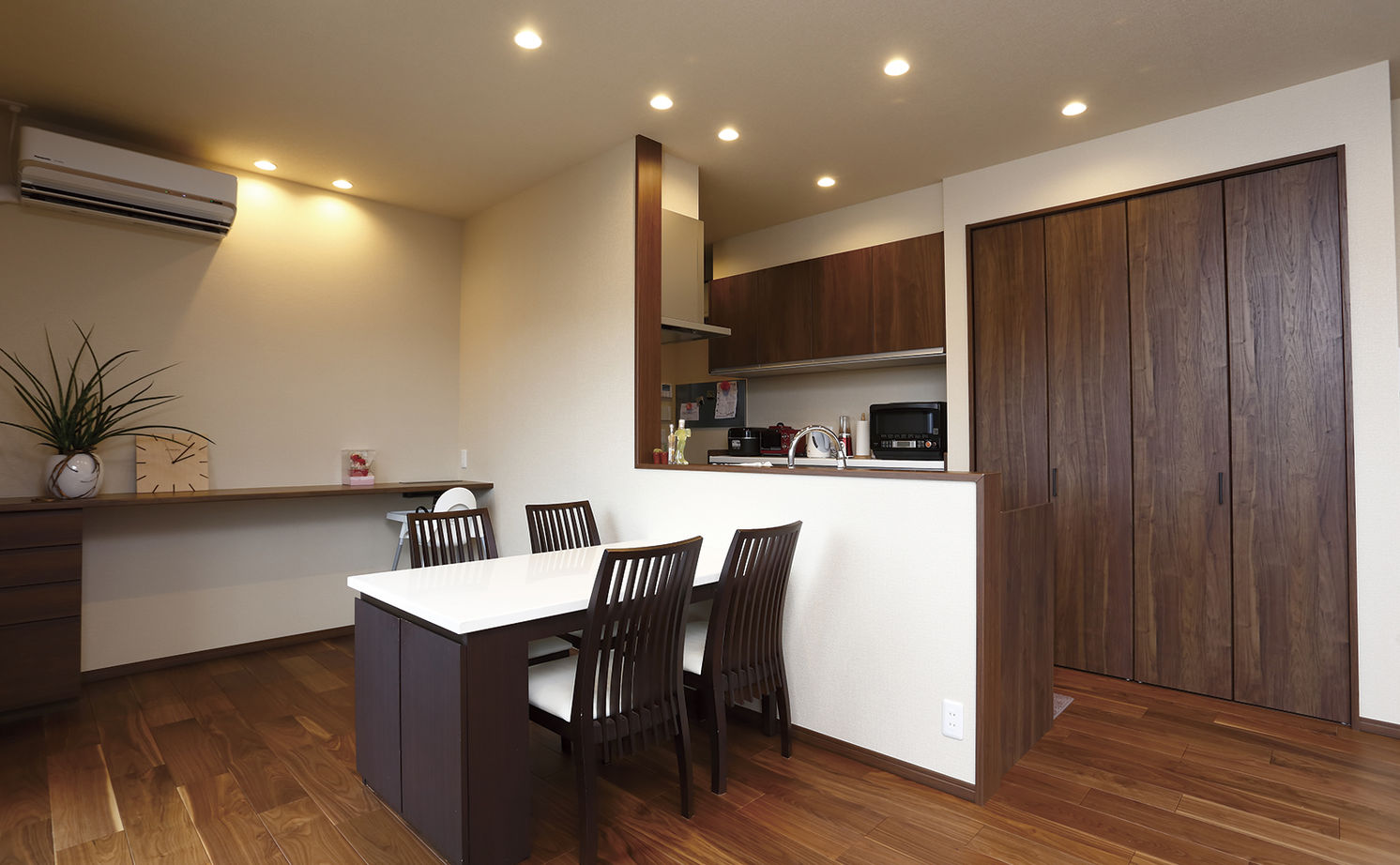 アーティックスホーム BY なかやしき 【2600万円/58坪/間取図有】1階広々ビルトインガレージ、2階で平屋生活の住まいの建築実例画像10