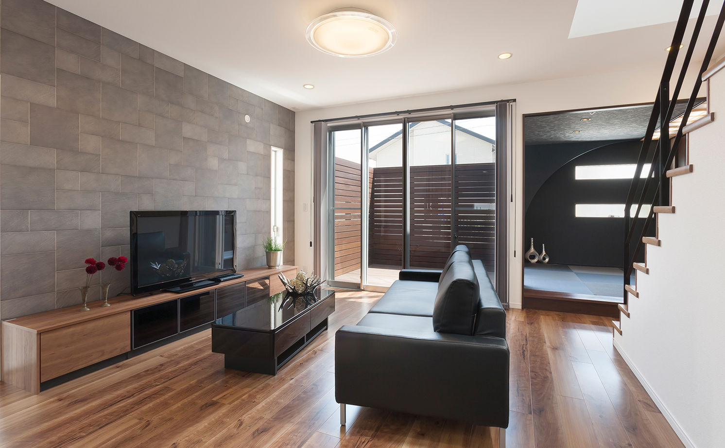 アーティックスホーム BY なかやしき 【2500万円/39坪/間取図有/アイランドキッチン】バルコニー×ウッドデッキでアウトドアリビングを楽しむの建築実例画像6