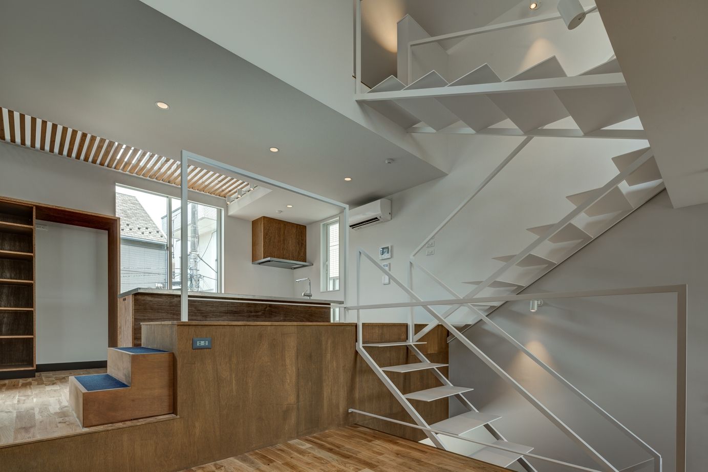 『湘南で家を建てるなら。』 サンキホーム 【ビルトインガレージ/2000万円台/22坪/間取り図あり/狭小地】限られた敷地で実現した、開放感に感動！の建築実例画像3