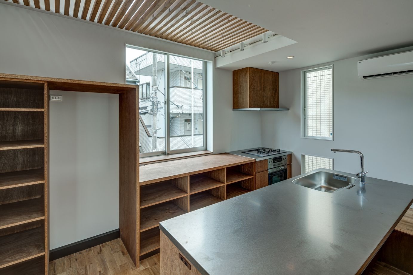 『湘南で家を建てるなら。』 サンキホーム 【ビルトインガレージ/2000万円台/22坪/間取り図あり/狭小地】限られた敷地で実現した、開放感に感動！の建築実例画像4