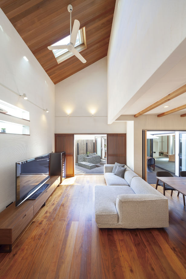 『湘南で家を建てるなら。』 サンキホーム 【湘南/藤沢市/4000万円台以上/61.4坪】光沢や水平ラインが美しい。鎌倉漆喰(R)に包まれる湘南の暮らし。の建築実例画像3