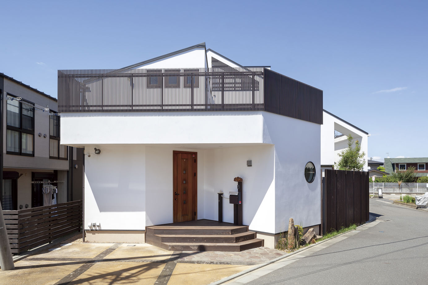 『湘南で家を建てるなら。』 サンキホーム 【湘南/藤沢市/4000万円台以上/61.4坪】光沢や水平ラインが美しい。鎌倉漆喰(R)に包まれる湘南の暮らし。の建築実例画像9