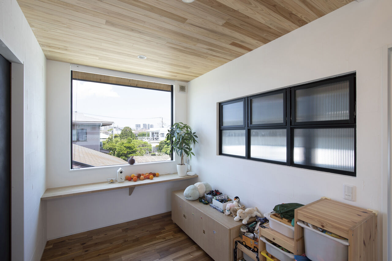 『湘南で家を建てるなら。』 サンキホーム 【湘南/藤沢市/33.3坪/吹き抜け/ボルダリング/土間】家族の会話を育む、青空に映えるナチュラルハウスの建築実例画像7