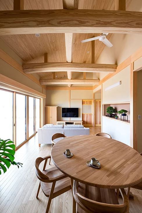 杉内建設 【本体価格2402万円/約41坪/平屋】梁丸太の現し×化粧垂木×真壁造り。和風建築ならではの設えのある平屋の建築実例画像2