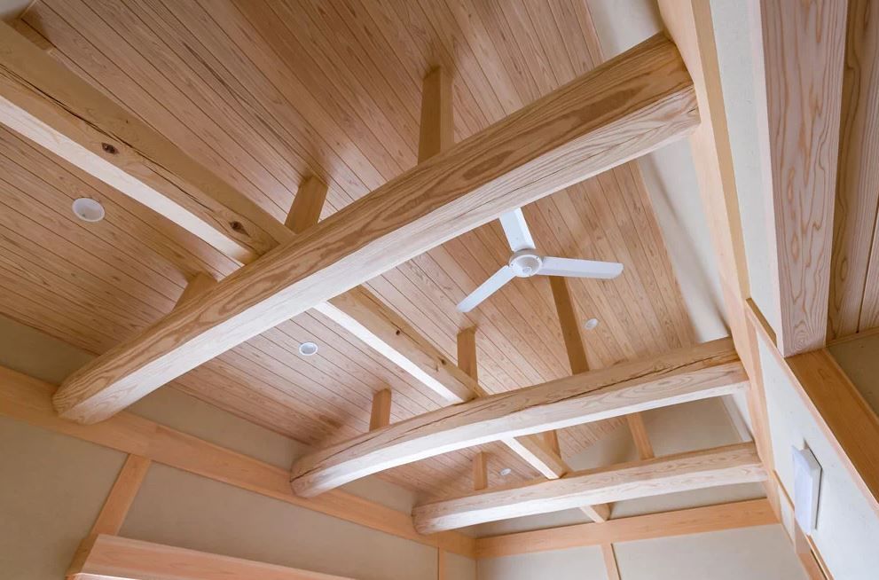 杉内建設 【本体価格2402万円/約41坪/平屋】梁丸太の現し×化粧垂木×真壁造り。和風建築ならではの設えのある平屋の建築実例画像3