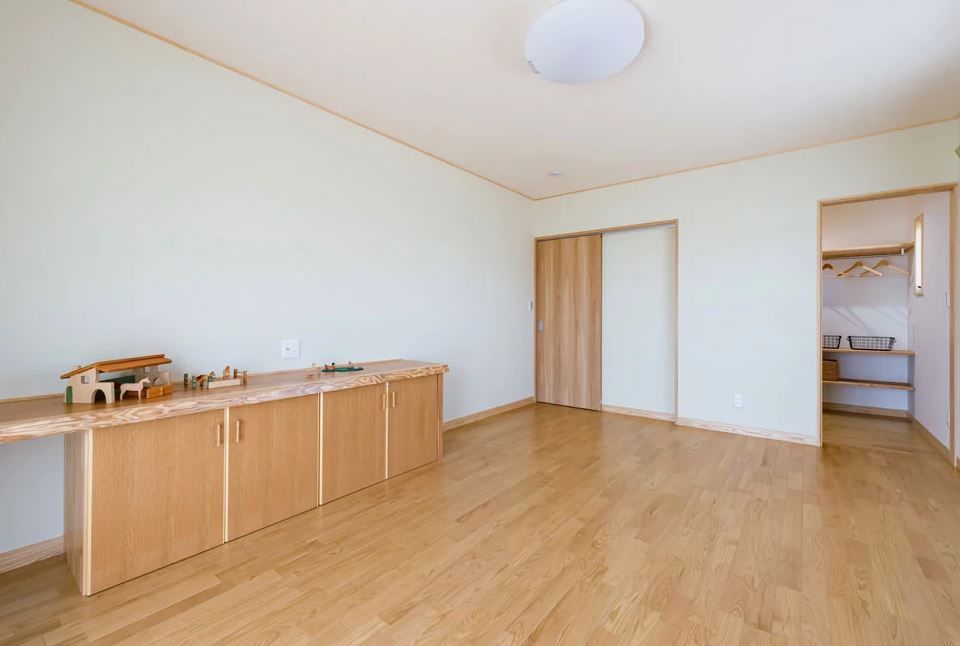 杉内建設 【本体価格2402万円/約41坪/平屋】梁丸太の現し×化粧垂木×真壁造り。和風建築ならではの設えのある平屋の建築実例画像8