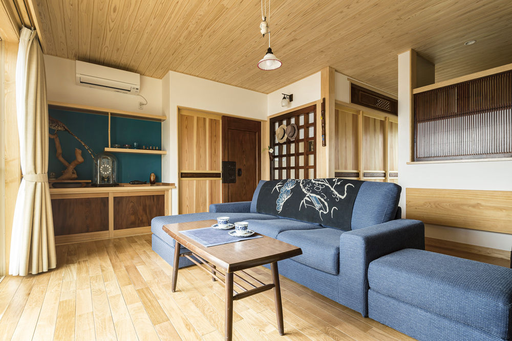 杉内建設 【本体価格3052万円/60坪/二世帯住宅】職人技が光る美しいむくり屋根と古民家を思わせる柿渋色の杉の外壁の建築実例画像4