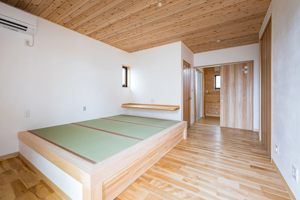 杉内建設 【本体価格2400万円/38坪/二階建て】焼杉の外壁にレンガ造りの炉壁。和洋の伝統が融合した家の建築実例画像9