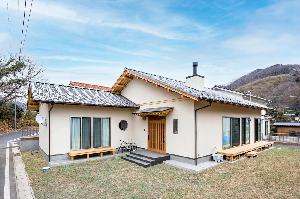 杉内建設 【本体価格2196万円/37坪/平屋】化粧垂木が美しい　自然素材をふんだんに使った小上がり畳がある和風の平屋の建築実例画像2