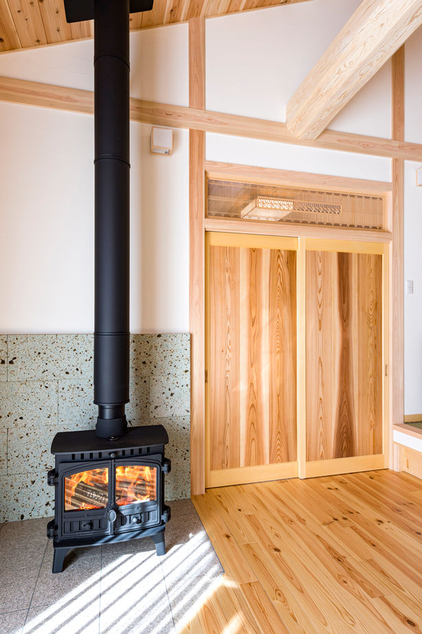 杉内建設 【本体価格2196万円/37坪/平屋】化粧垂木が美しい　自然素材をふんだんに使った小上がり畳がある和風の平屋の建築実例画像3