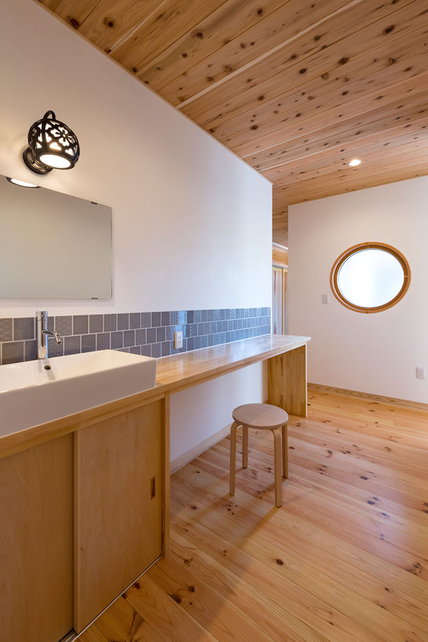 杉内建設 【本体価格2196万円/37坪/平屋】化粧垂木が美しい　自然素材をふんだんに使った小上がり畳がある和風の平屋の建築実例画像9