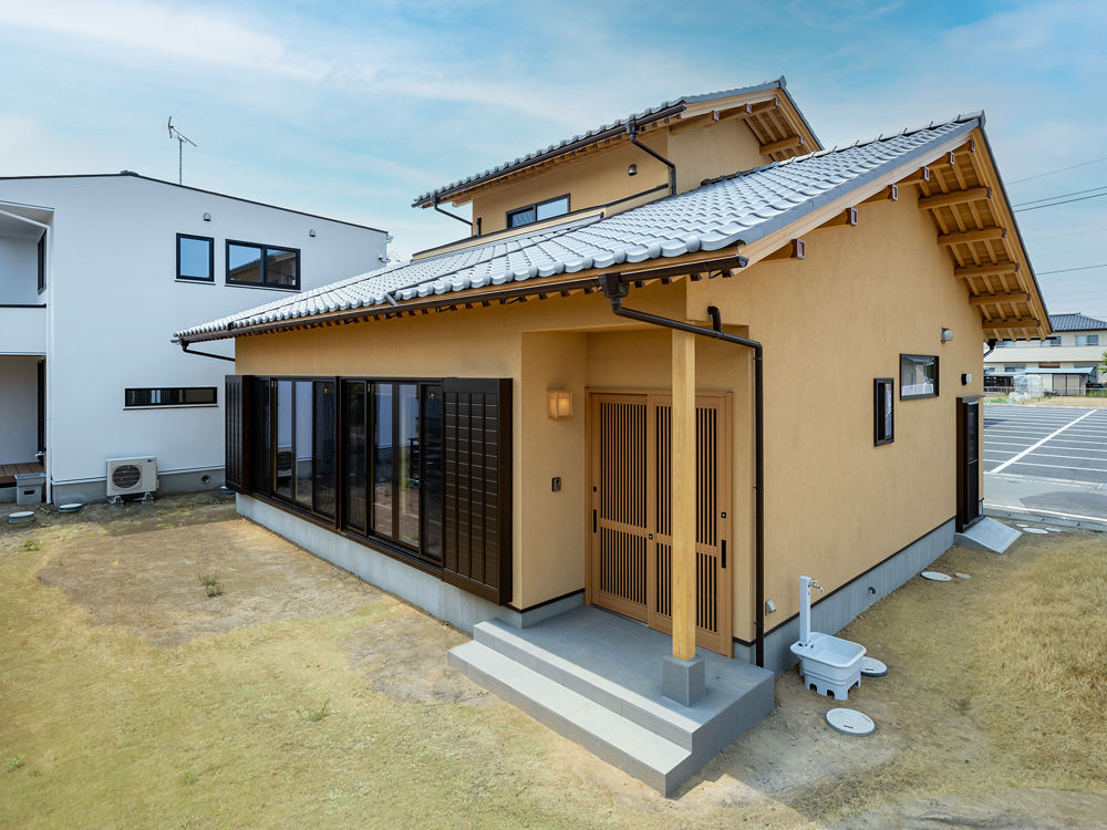 杉内建設 【本体価格2204万円/32坪】古建具を蘇らせ、イナゴ天井が華やかさを添える粋な純和風住宅の建築実例画像2