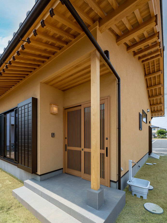 杉内建設 【本体価格2204万円/32坪】古建具を蘇らせ、イナゴ天井が華やかさを添える粋な純和風住宅の建築実例画像4