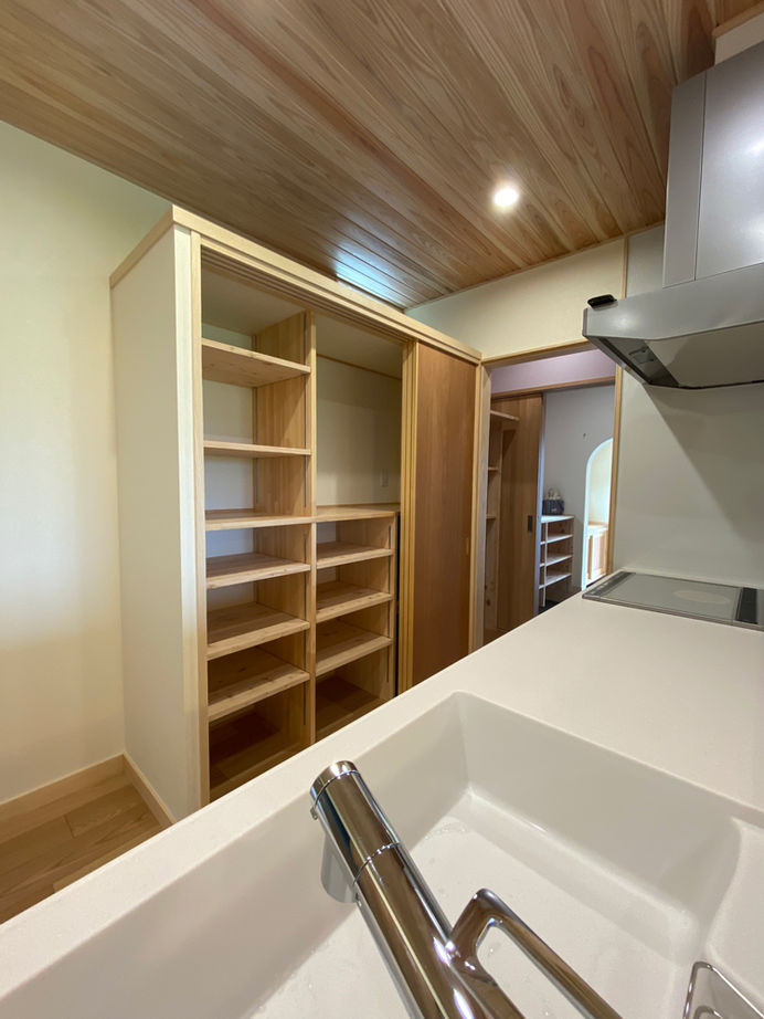 杉内建設 【本体価格1944万円/28.4坪/平屋】全室床暖房、家事室完備！家事ラク動線で楽メンテのちいさな平屋の建築実例画像9