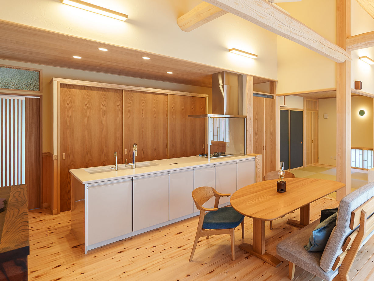 杉内建設 【本体価格2181万円/32坪/平屋】あみだ意匠障子が個性的な木曽檜が香る平屋の建築実例画像4