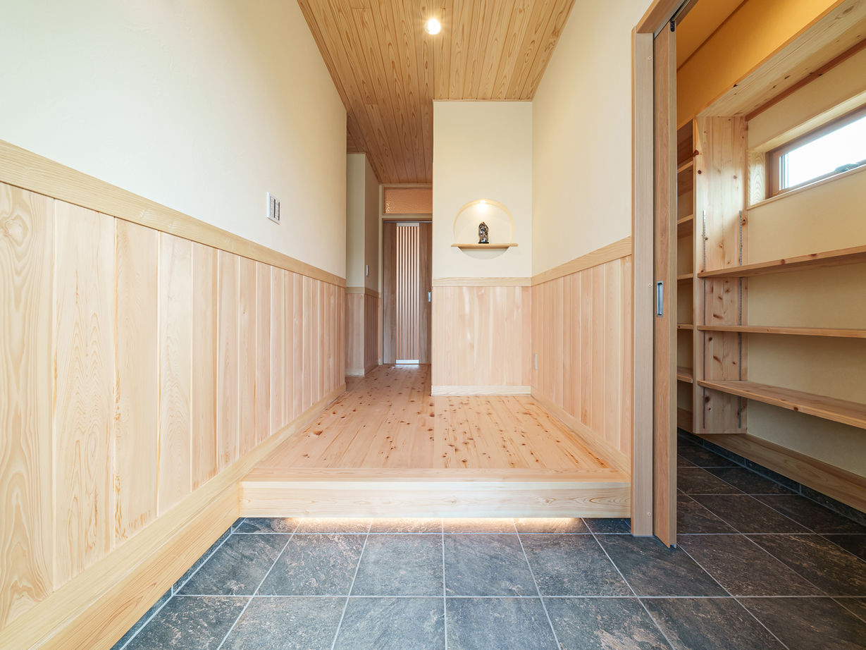 杉内建設 【本体価格2181万円/32坪/平屋】あみだ意匠障子が個性的な木曽檜が香る平屋の建築実例画像5