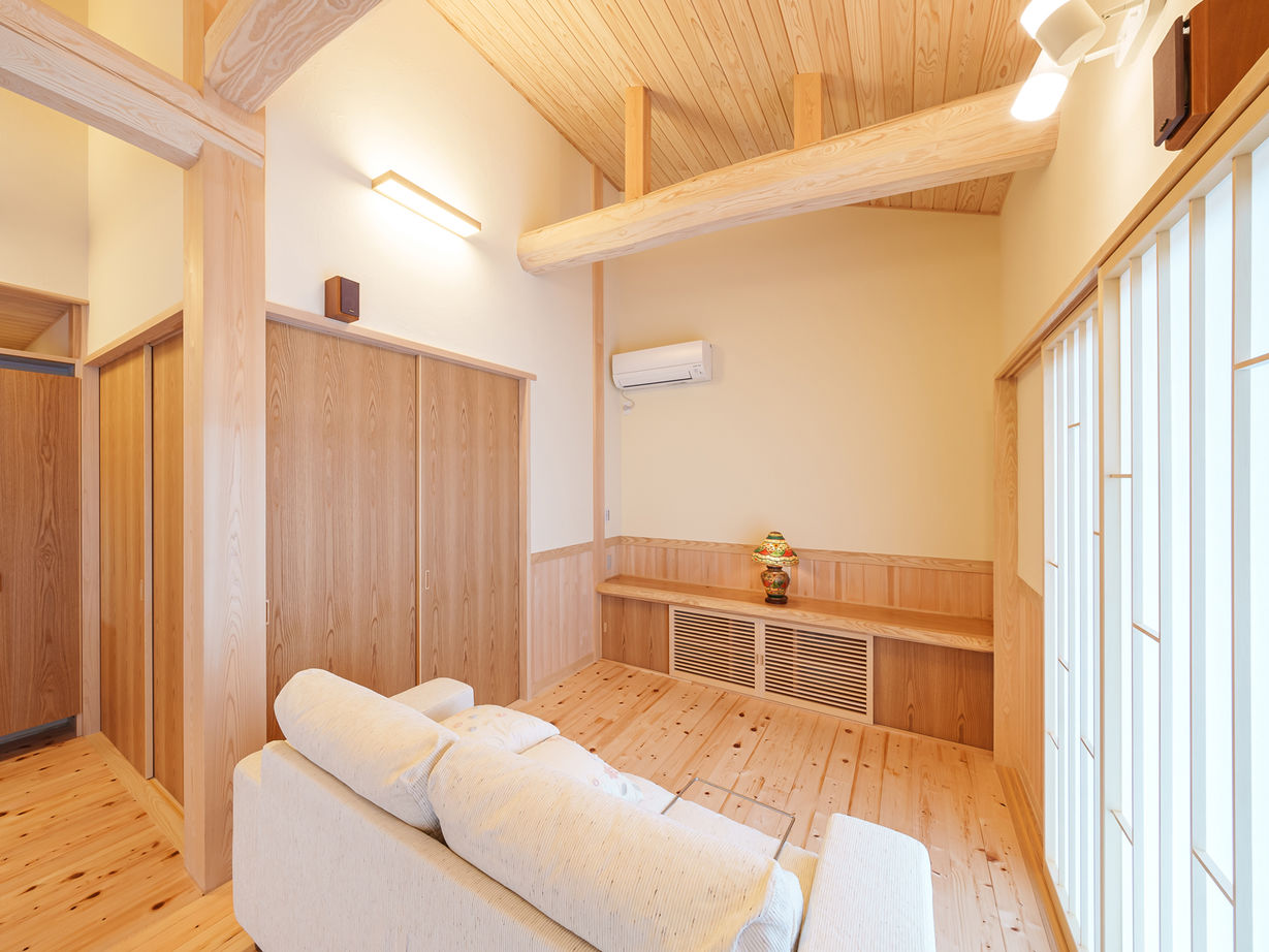 杉内建設 【本体価格2181万円/32坪/平屋】あみだ意匠障子が個性的な木曽檜が香る平屋の建築実例画像7