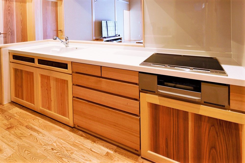 杉内建設  【本体価格2325万円/35坪/平屋】造作カウンターキッチンで家族と晩酌を楽しむ薪ストーブのある純和風住宅の建築実例画像3