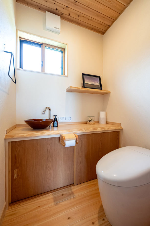 杉内建設 【本体価格2436万円/33坪/平屋】土間DIYルーム×薪ストーブ 無垢板好きの山小屋風の家の建築実例画像10