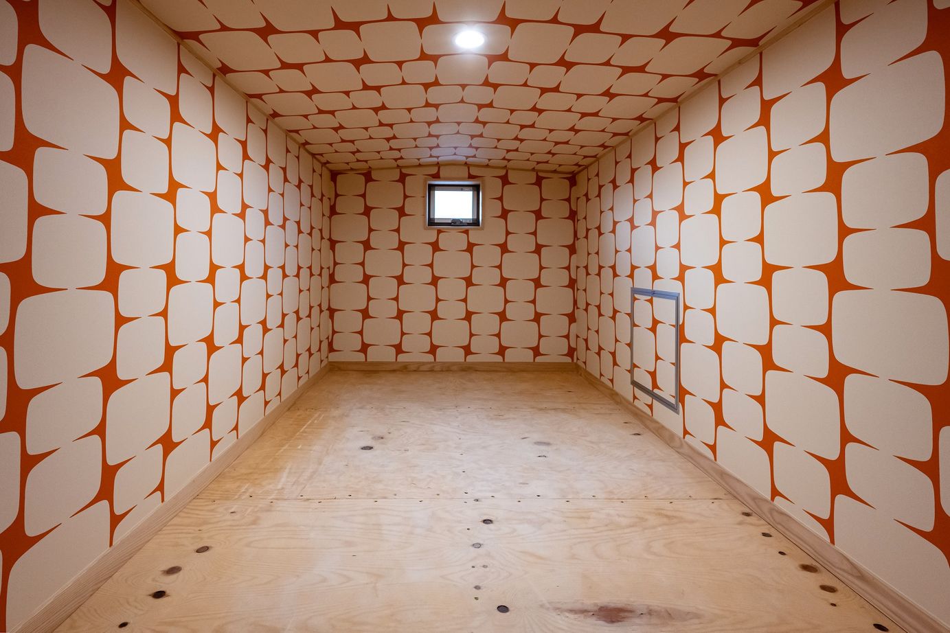 杉内建設 【本体価格2184万円/32.1坪/平屋】薪ストーブで快適。自然素材を使用した丸太梁が美しい平屋の建築実例画像5