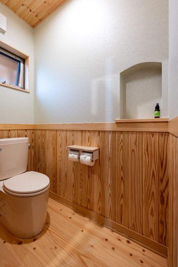 杉内建設 【本体価格2184万円/32.1坪/平屋】薪ストーブで快適。自然素材を使用した丸太梁が美しい平屋の建築実例画像9