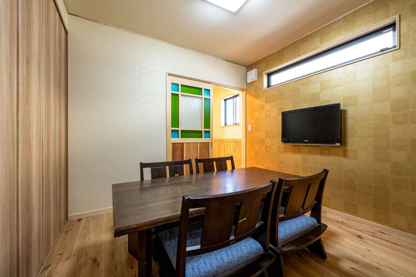 杉内建設 【本体価格2390万円/約35坪/平屋】木目の美しい軒天上が全方向から楽しめる寄棟の平屋の建築実例画像7