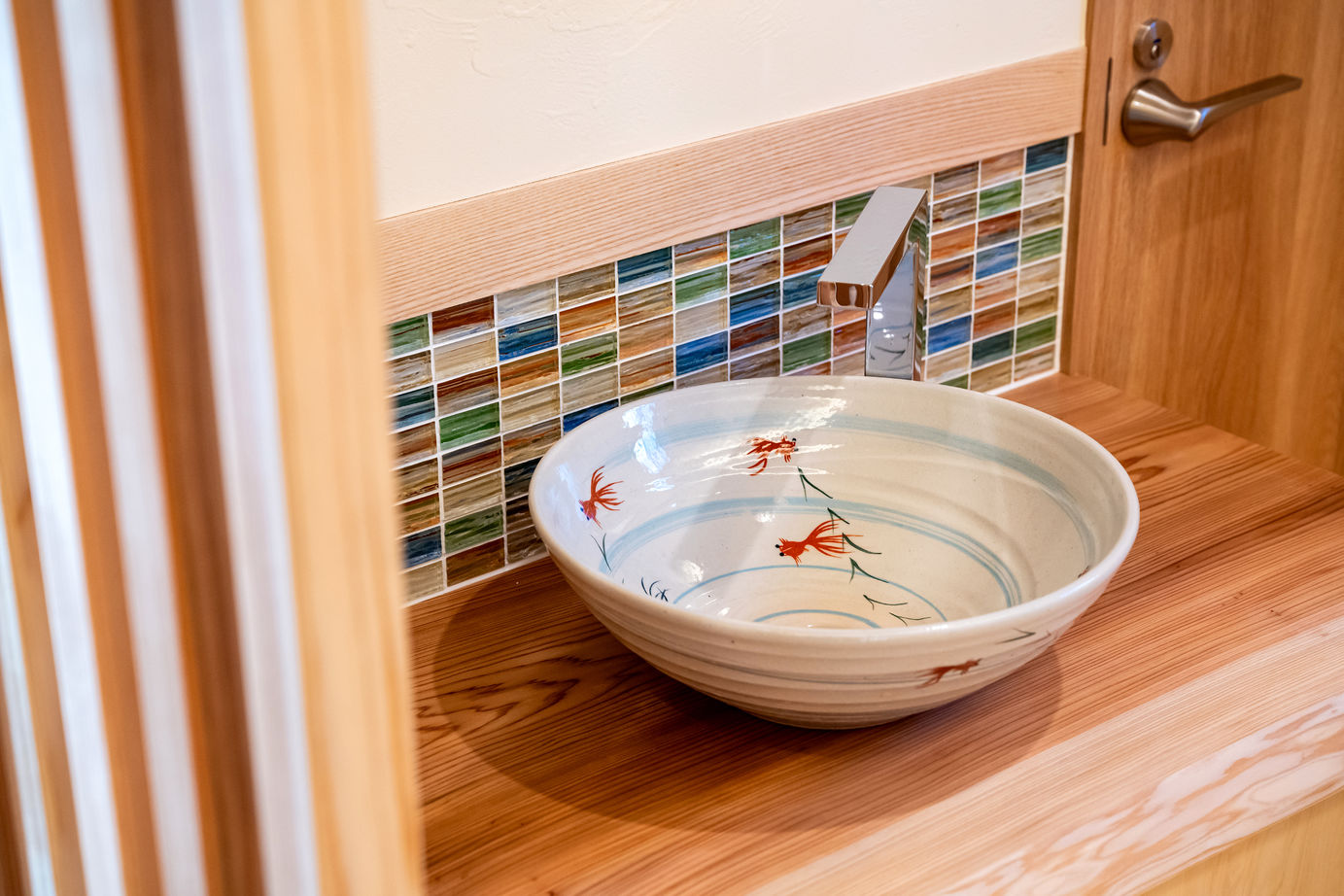 杉内建設 【本体価格2390万円/約35坪/平屋】木目の美しい軒天上が全方向から楽しめる寄棟の平屋の建築実例画像10