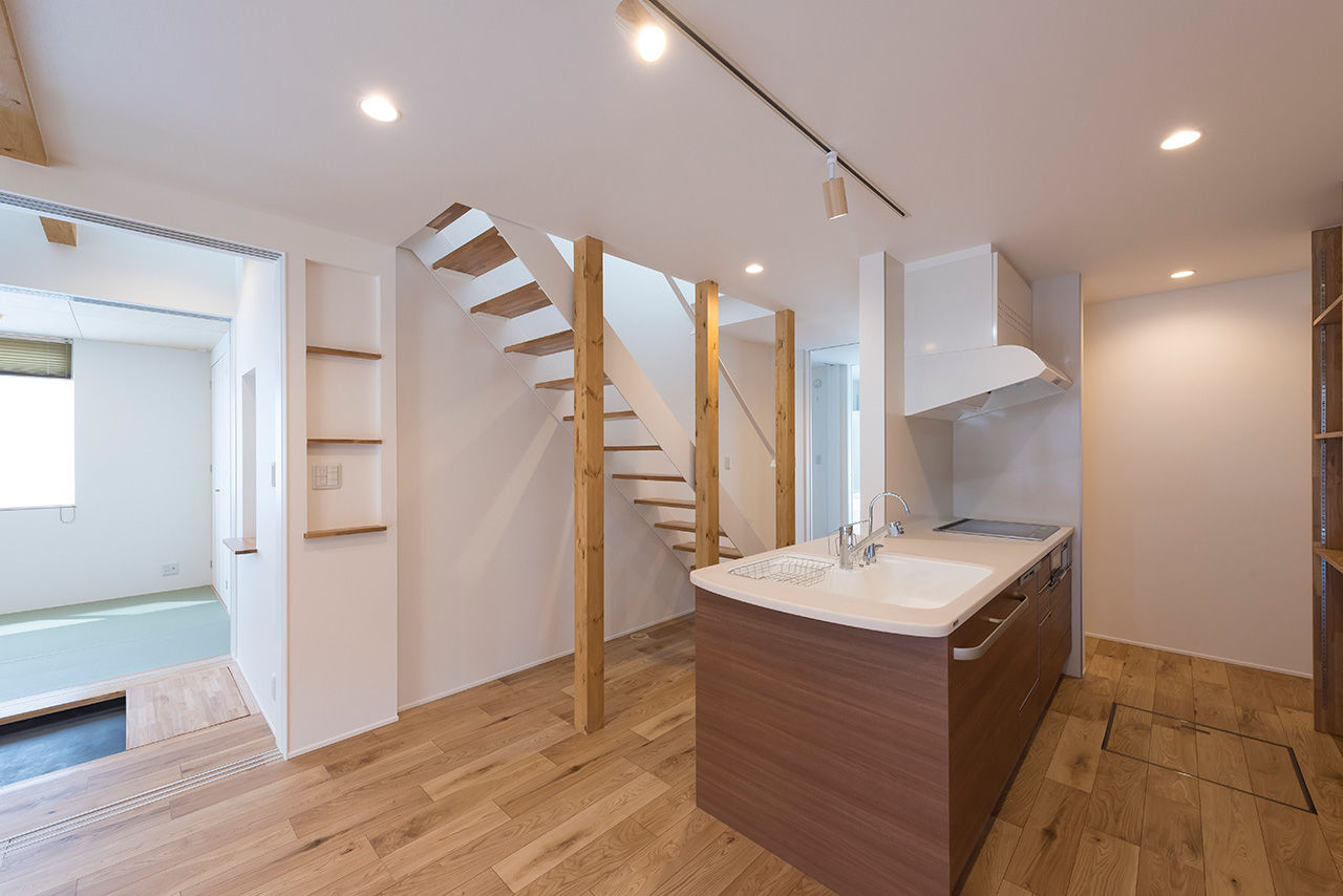 Nstyle+oneナカヒロハウジング 【2100～2199万円×ビルトインガレージ×鉄骨階段】和室とリビングがつながる開放的な住まいの建築実例画像9