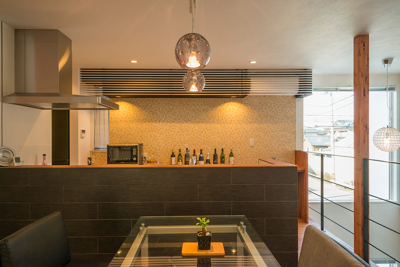 Nstyle+oneナカヒロハウジング 【1900～1999万円×2階リビング×2世帯住宅】開放感を高めるダイナミックな吹抜け階段の建築実例画像7