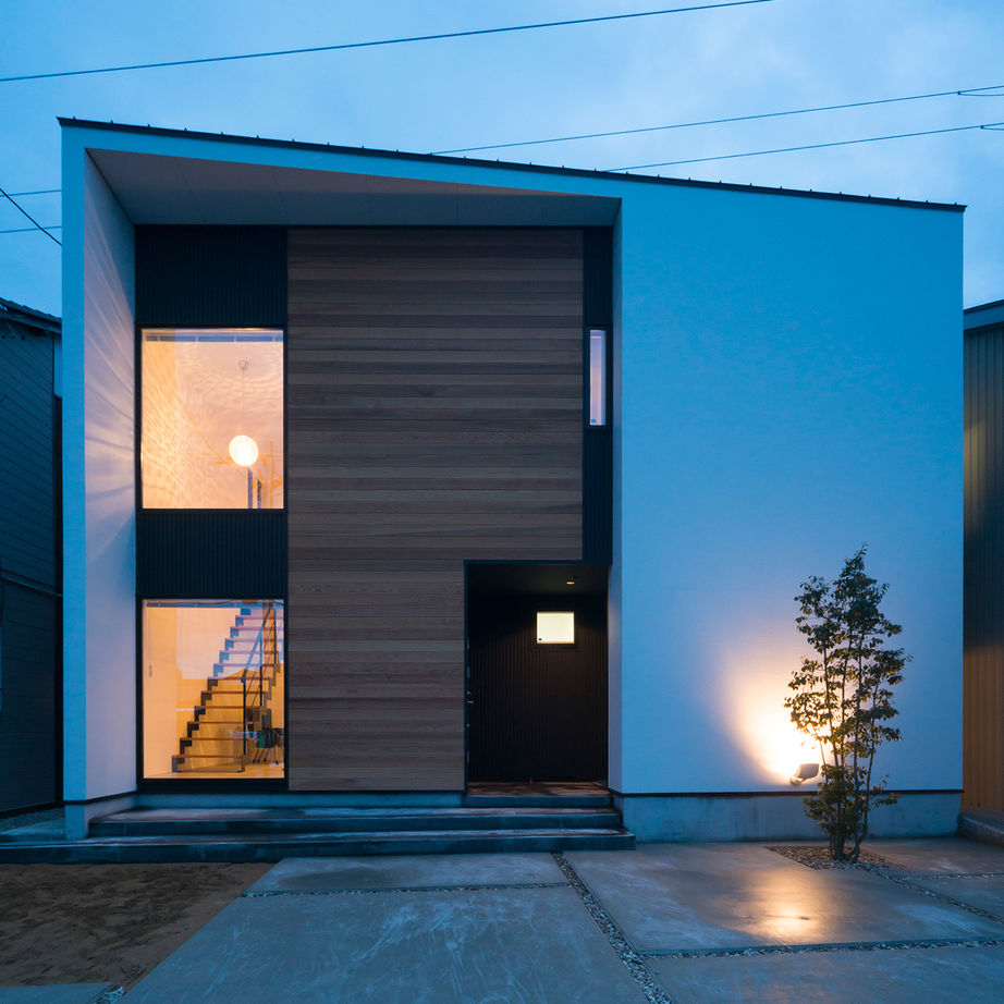 Nstyle+oneナカヒロハウジング 【1900～1999万円×2階リビング×2世帯住宅】開放感を高めるダイナミックな吹抜け階段の建築実例画像10