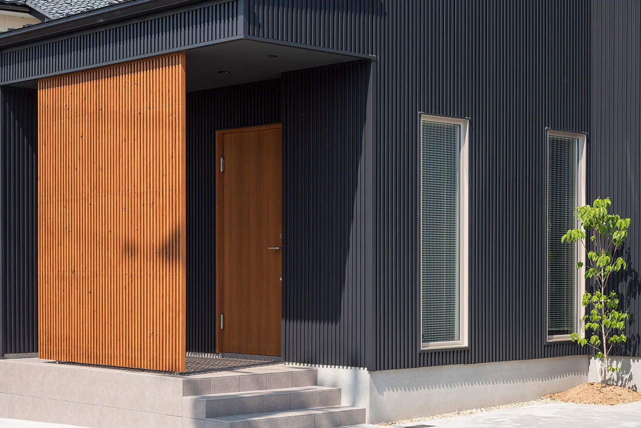 Nstyle+oneナカヒロハウジング 【1900～1999万円×4LDK×吹抜け階段】省スペースでも広々と明るいLDKで暮らすL字型のスタイリッシュな家の建築実例画像2