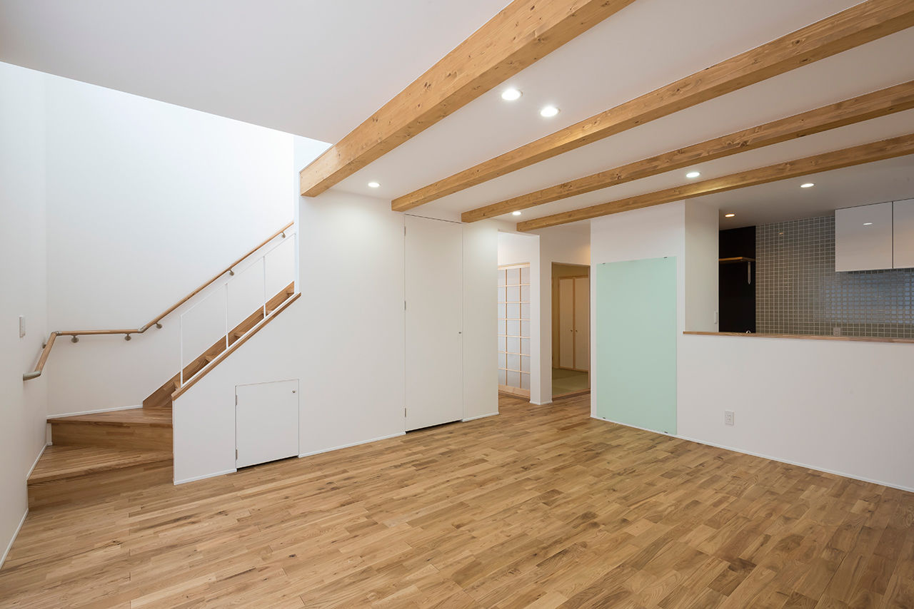 Nstyle+oneナカヒロハウジング 【1900～1999万円×4LDK×吹抜け階段】省スペースでも広々と明るいLDKで暮らすL字型のスタイリッシュな家の建築実例画像3