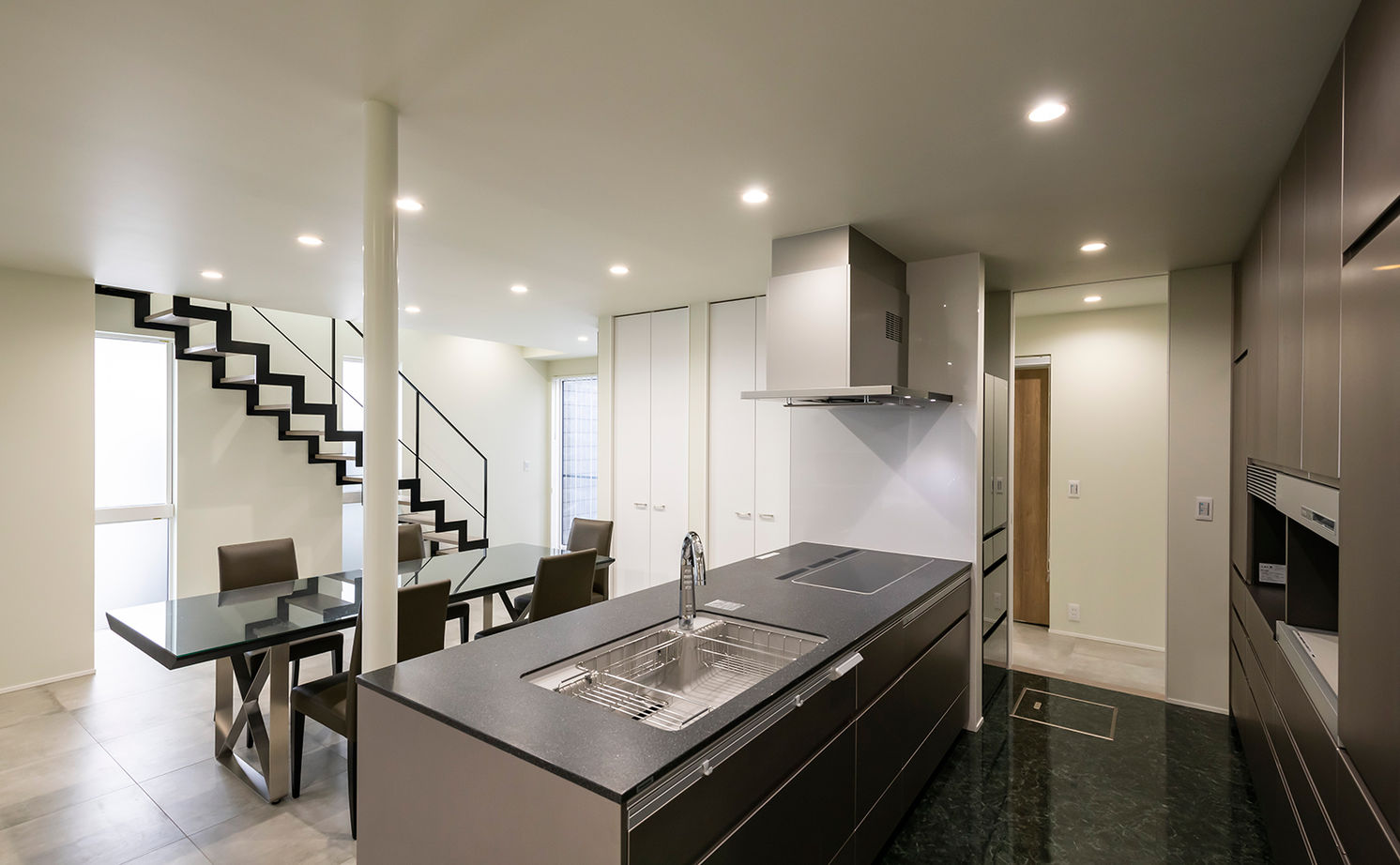 Nstyle+oneナカヒロハウジング 【間取図あり・ハイグレード・6LDK】建築家のセカンドオピニオンを取り入れ、後悔しない家づくりをの建築実例画像5