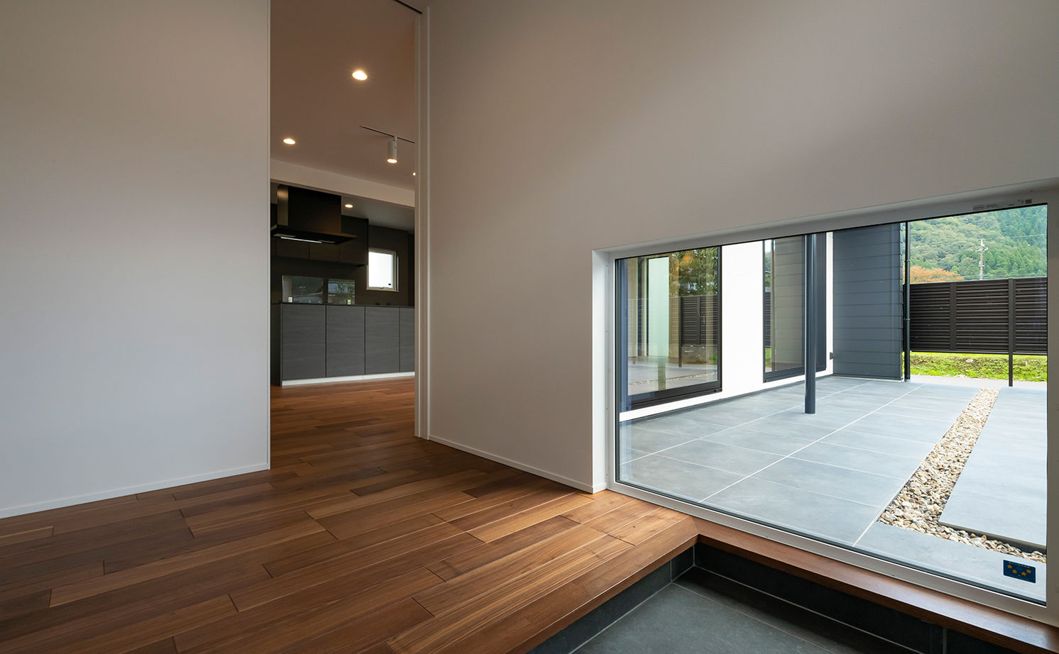 Nstyle+oneナカヒロハウジング 【2500万円～2999万円×大空間】雪を落とす大きな傾斜の屋根。タイルデッキはみんなが集まる楽しい空間の建築実例画像9