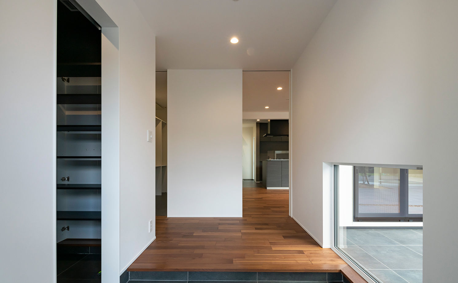 Nstyle+oneナカヒロハウジング 【2500万円～2999万円×大空間】雪を落とす大きな傾斜の屋根。タイルデッキはみんなが集まる楽しい空間の建築実例画像10